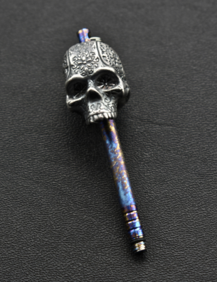 Toothpick en Titane Anodisé avec Tête de Mort | Cure-dent de Poche