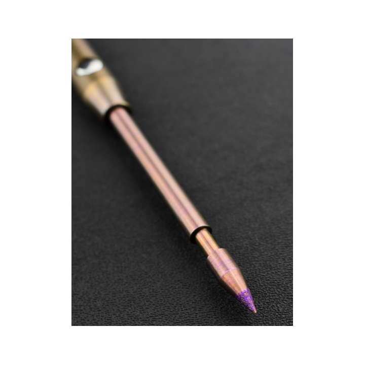 Max Knives KUBATON4 — Kubaton titane anodisé doré et rose, pointe carbure — vue 4